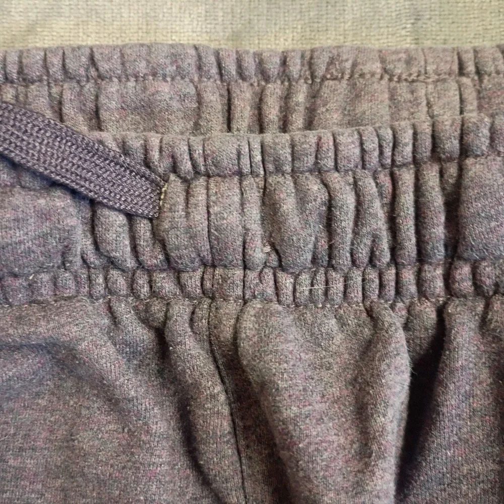 Nike Sportswear Shorts Boys XL Purple Heathered Fleece Logo Athletic Casual